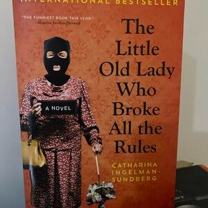 The Little Old Lady Who Broke All the Rules paperback
